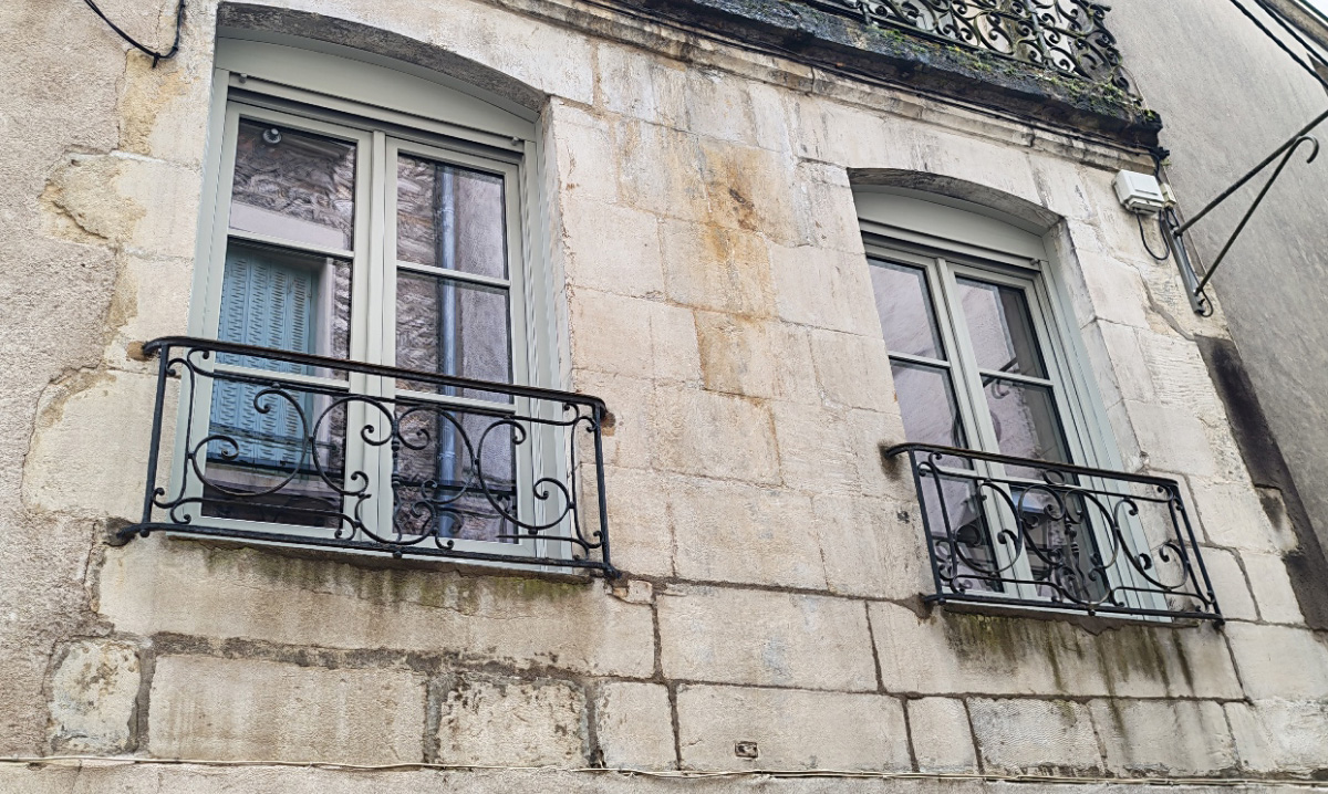 KM Fermetures - Facade avec Garage & porte d'entrée